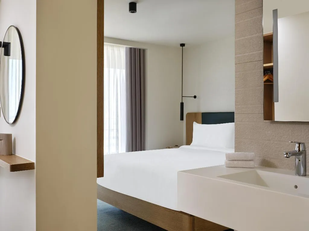 DOUBLE SEA VIEW KING BED Room, Hilton Garden Inn Chania City, Crete