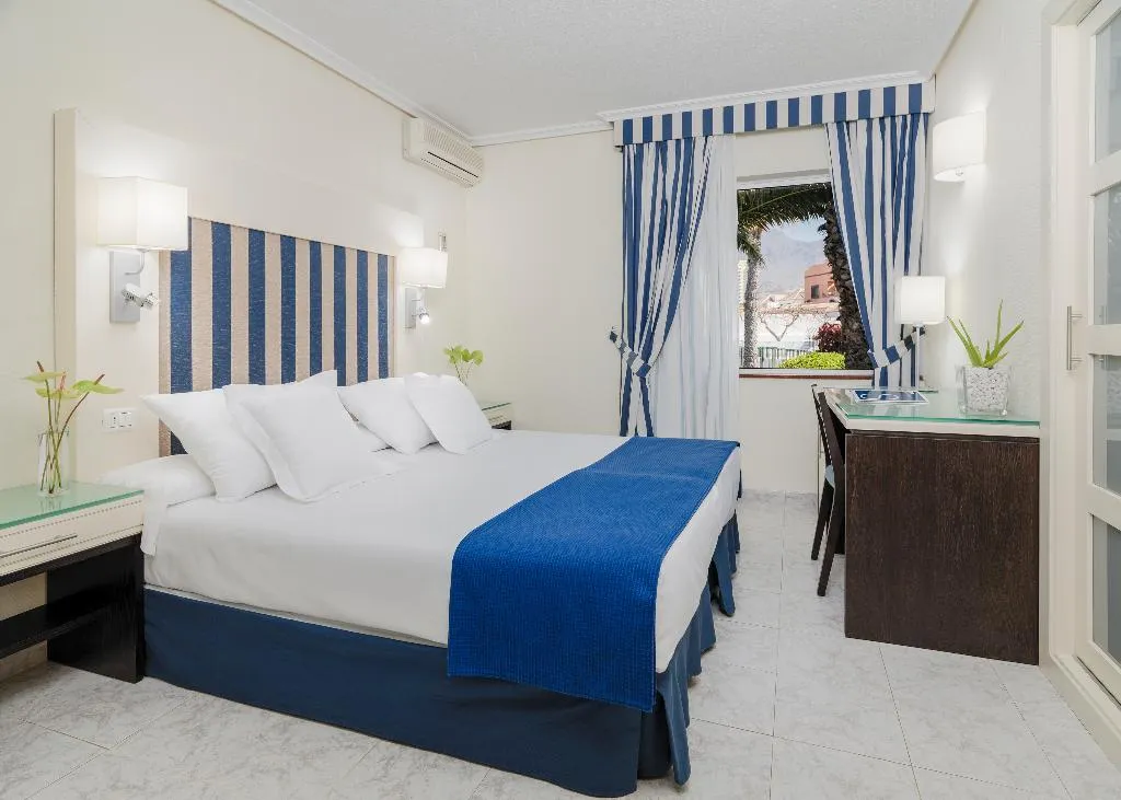 FAMILY ROOM CAPACITY 3 Room, H10 las Palmeras, Tenerife