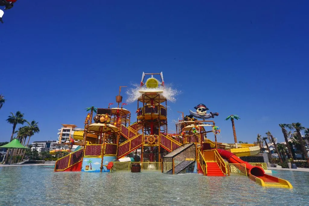 Sports and Entertainment, Azura World Hotel, Antalya