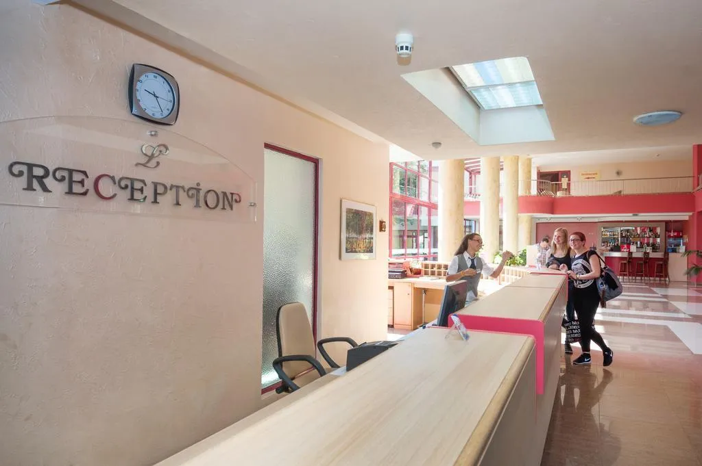 Lobby, Longosa, Bourgas