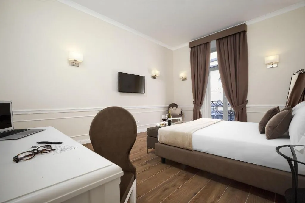 Room, La Fontanina Suites, Naples
