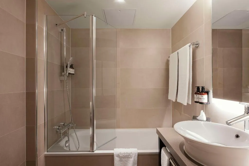 DOUBLE SUPERIOR Room, NH Berlin Kurfürstendamm, Berlin