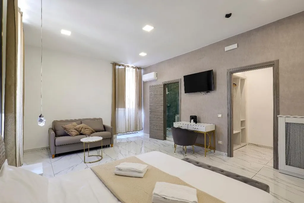QUADRUPLE COMFORT Room, La Pace, Naples