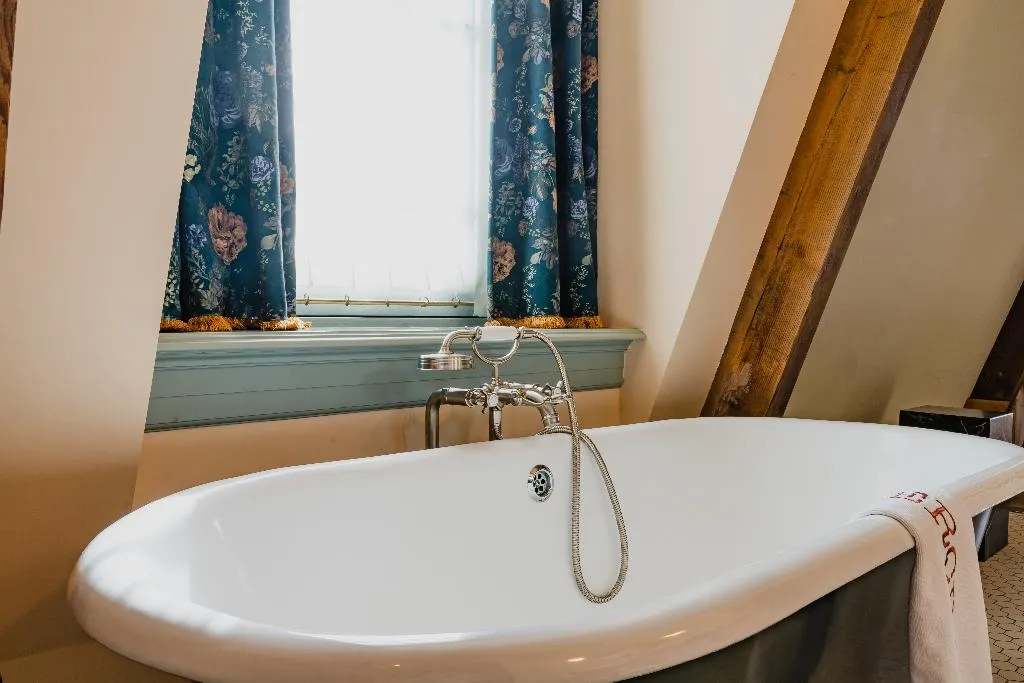 SUITE KING SIZE BED Room, Hotel Mercier, Amsterdam