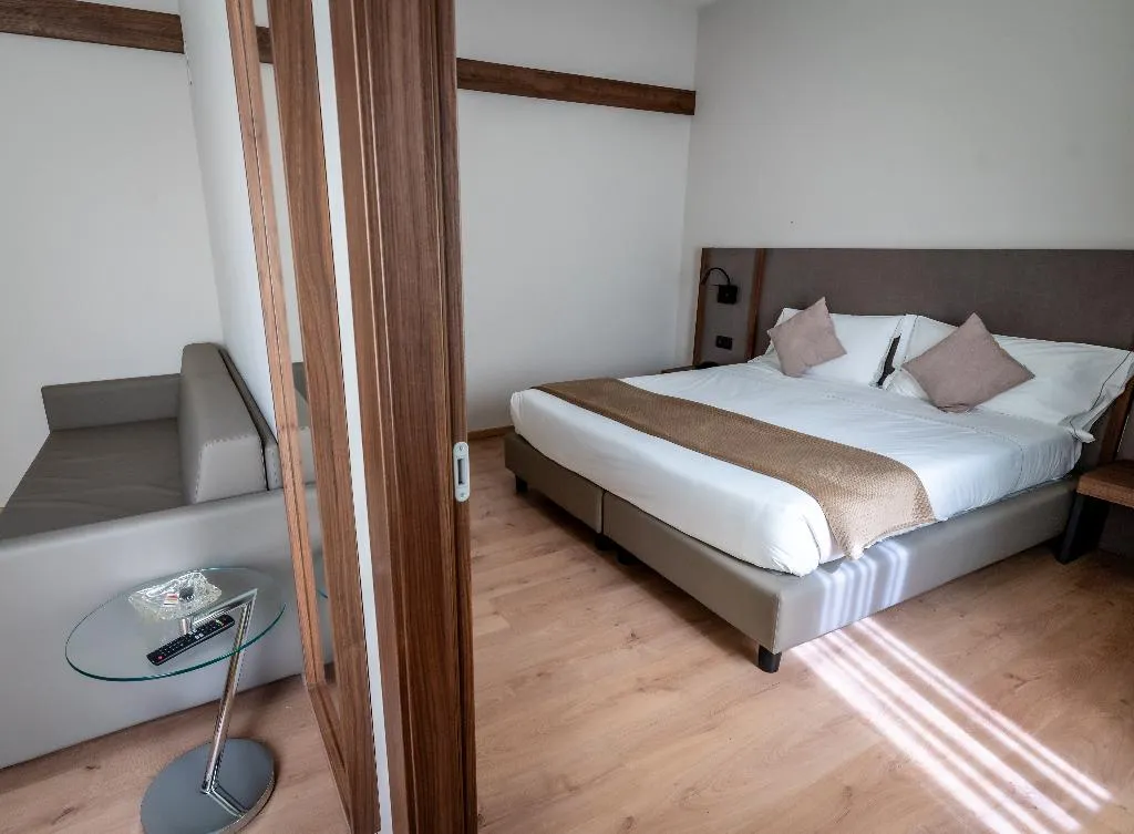 APARTMENT CAPACITY 3 ONE BEDROOM Room, Residence Porta Al Prato, Florence