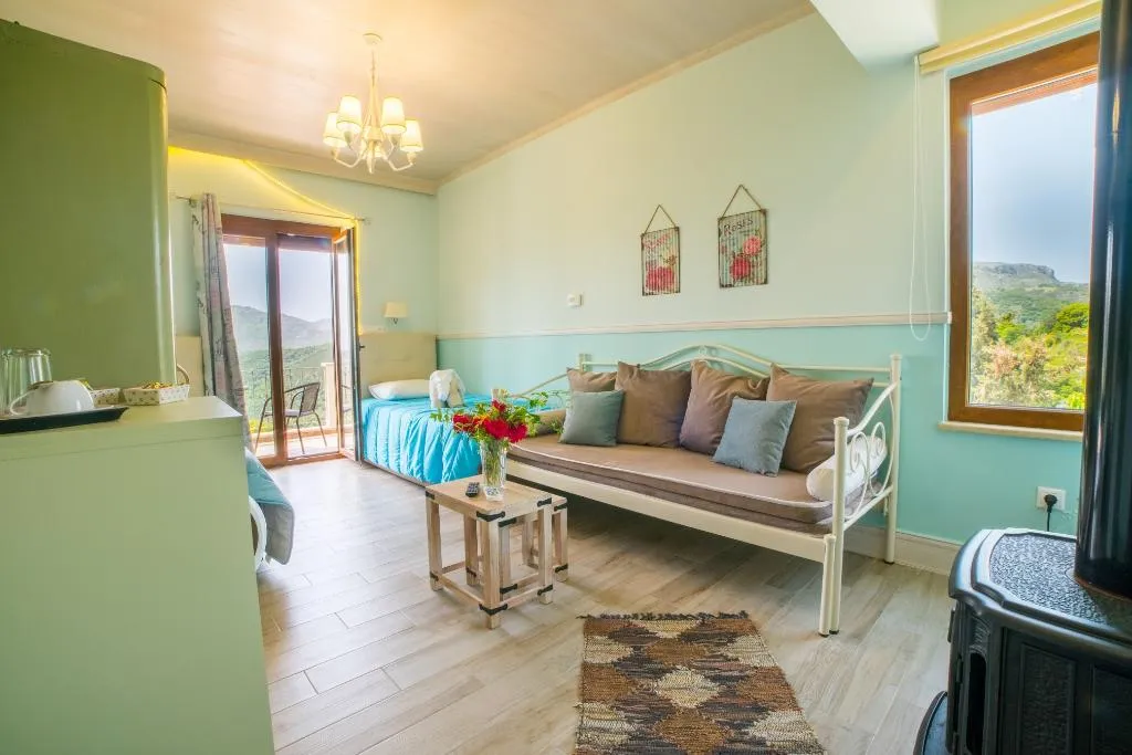 TRIPLE LUXURY Room, Aravanes Mountain Resort & Eco Cuisine, Crete