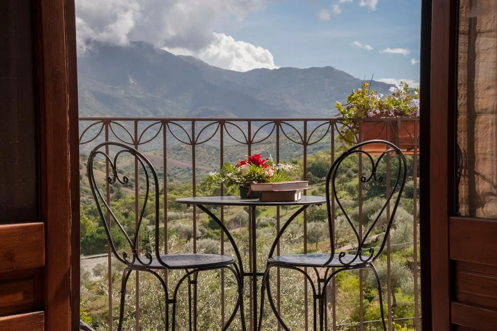 TRIPLE STANDARD Room, Azienda Agrituristica Bergi, Palermo