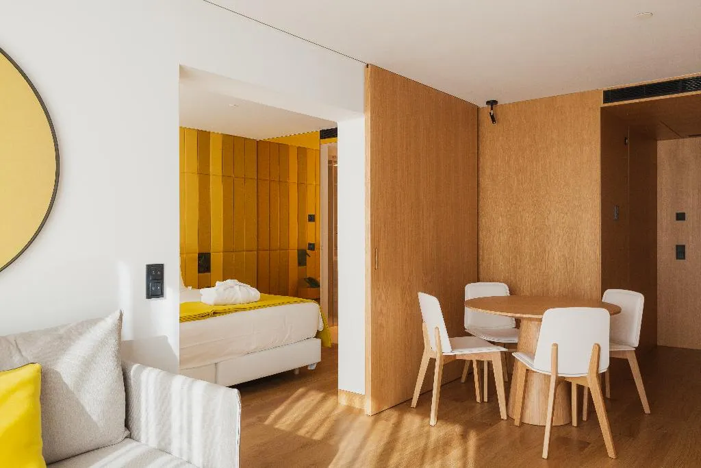 SUITE EXECUTIVE CITY VIEW Room, Lumen Hotel and The Lisbon Light Show, Lisbon
