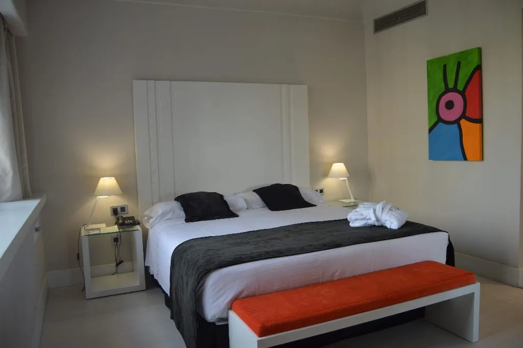 JUNIOR SUITE STANDARD Room, Hotel Chamartin the One, Madrid