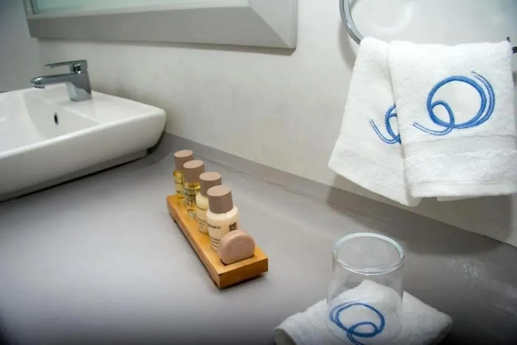 SUITE EXECUTIVE Room, Grand Ambassador Santorini, Santorini