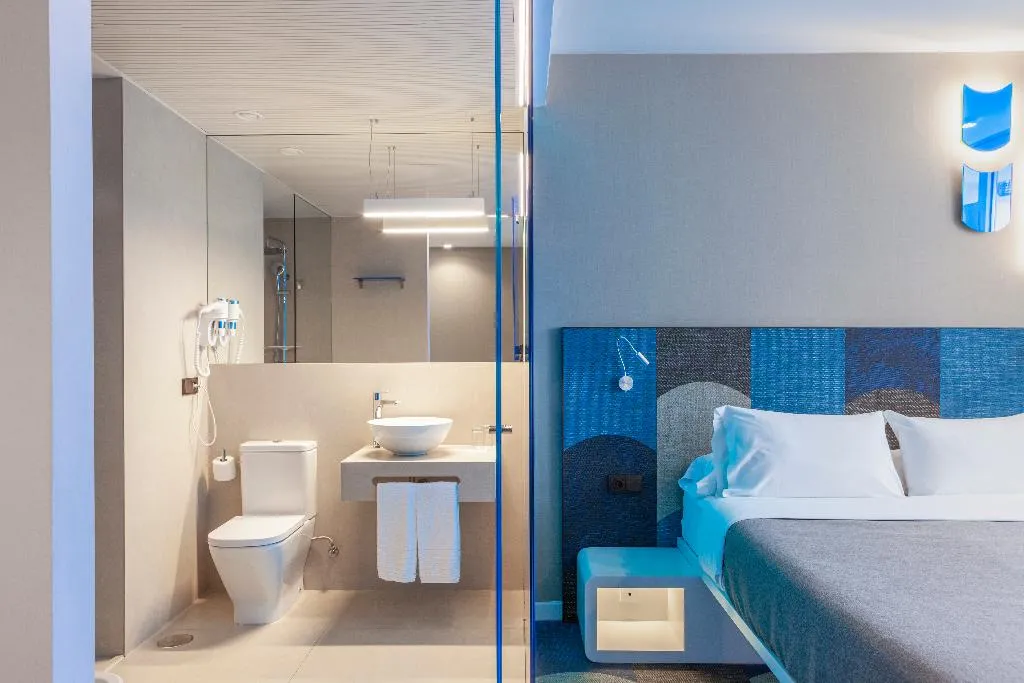DOUBLE WITH TERRACE Room, Macia Sevilla Kubb, Seville