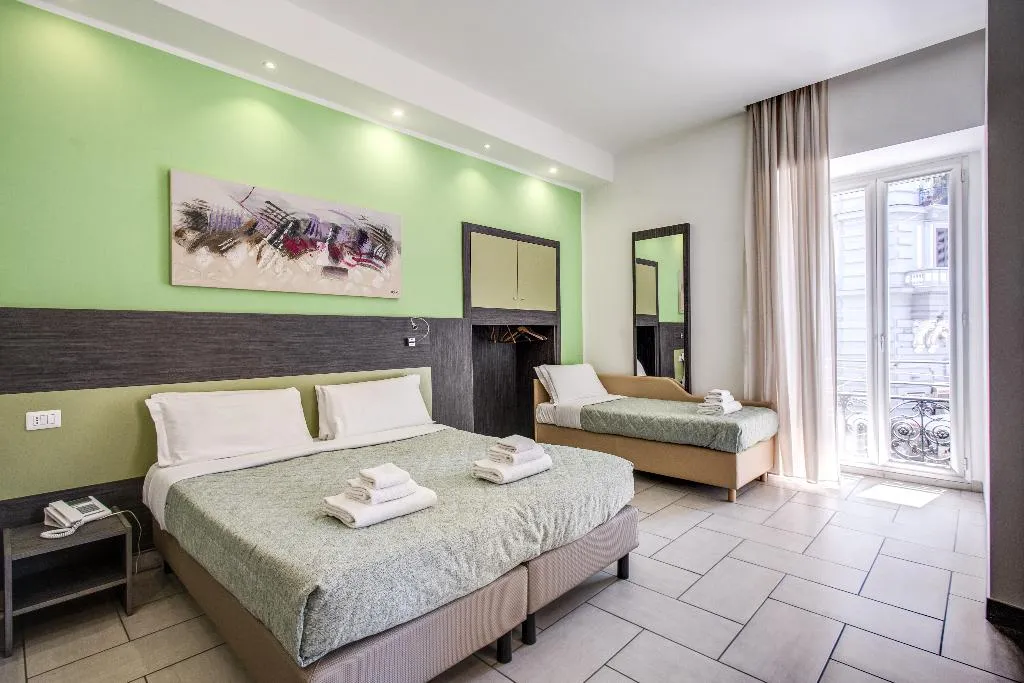QUADRUPLE STANDARD Room, Napoli Suite, Naples