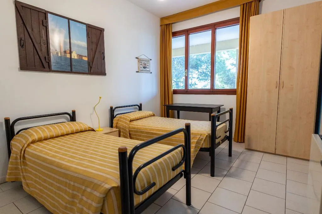 TWIN TWO BEDS Room, Lato Azzurro, Venice