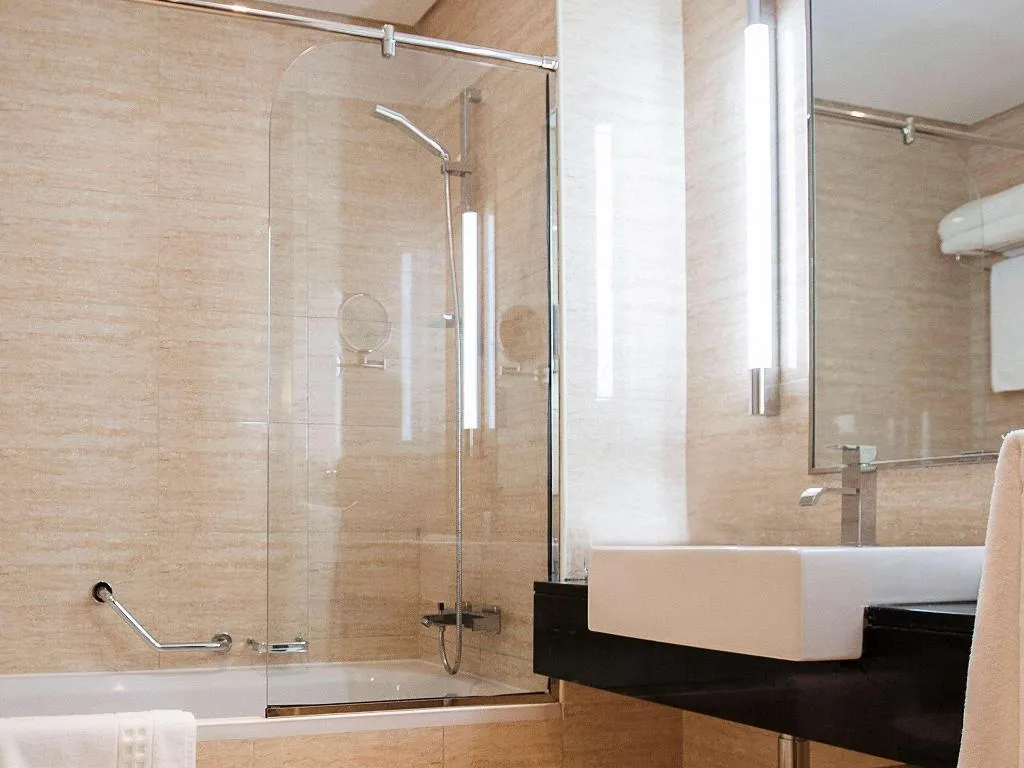 TWIN SUPERIOR Room, Pullman Dubai JLT, Dubai