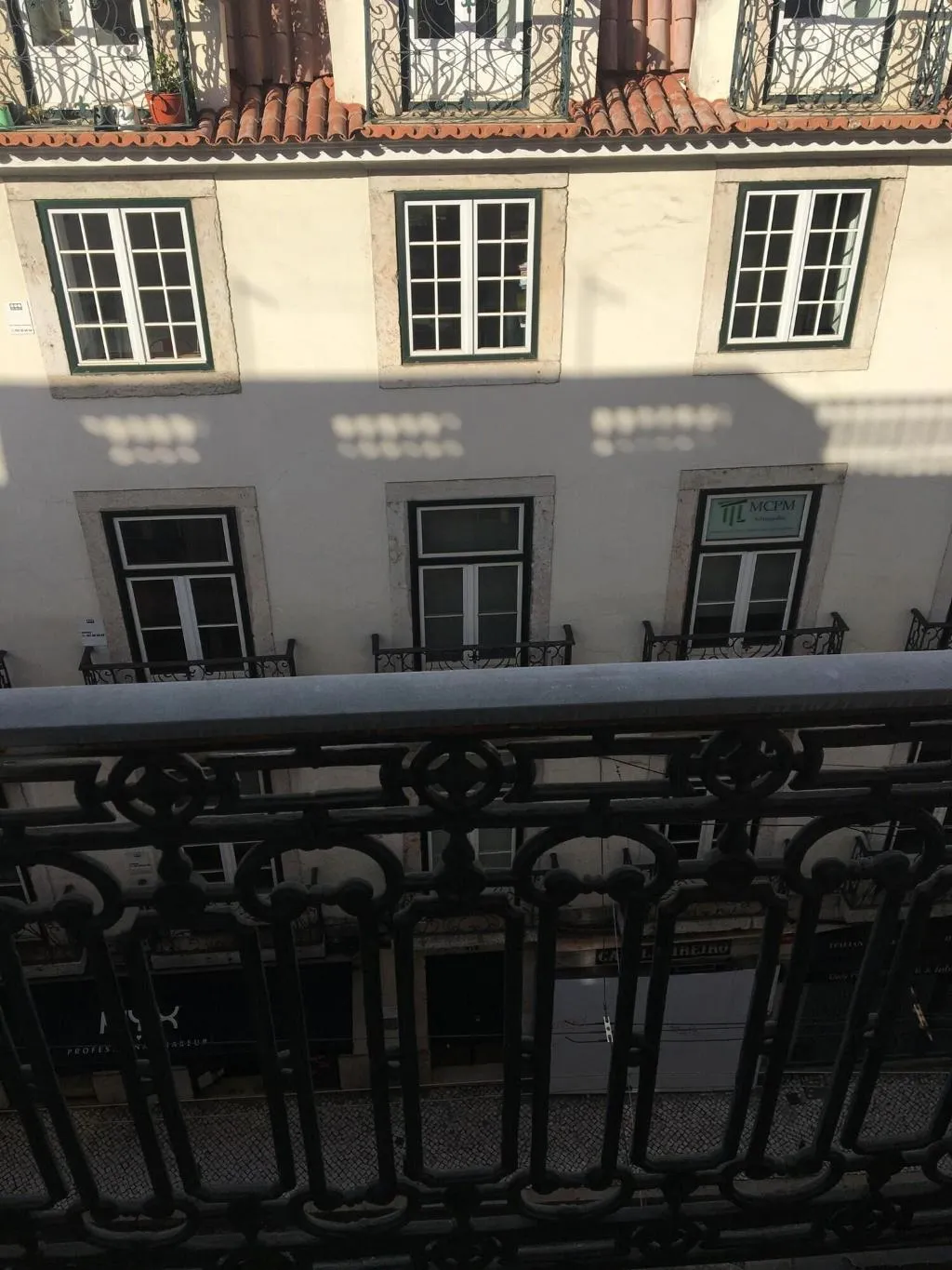 Room, Happy @ Chiado, Lisbon