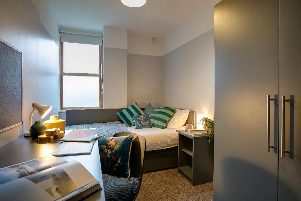 APARTMENT THREE BEDROOMS TWO BATHROOMS Room, 'Griffith Rooms, Dublin