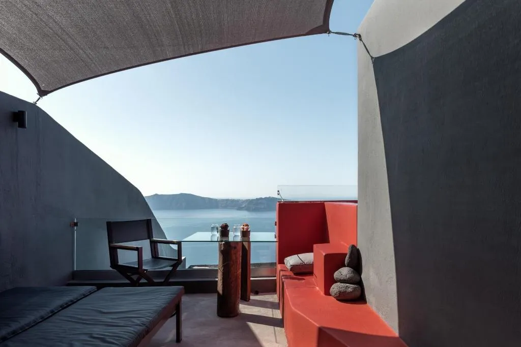 Room, West East Suites, Santorini