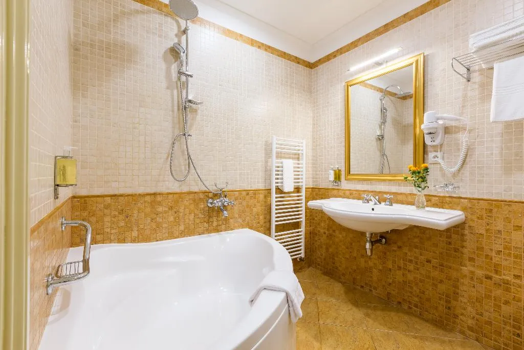 SUITE EXECUTIVE TWO BEDROOMS Room, Hotel Caruso Old Town Prague, Prague
