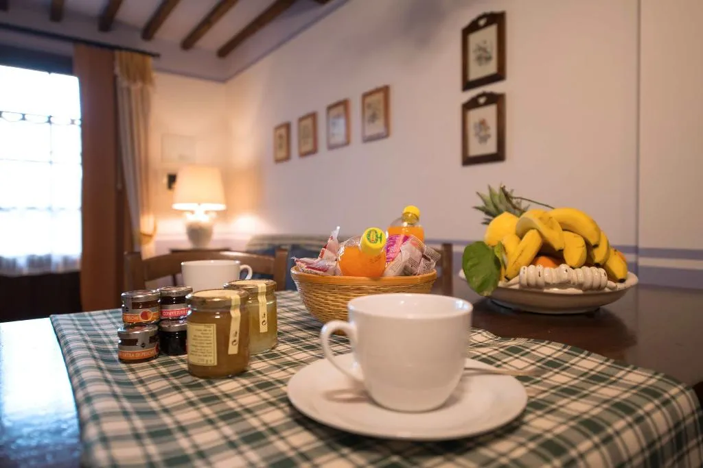 APARTMENT CAPACITY 4 ONE BEDROOM Room, Casa Lari, Florence