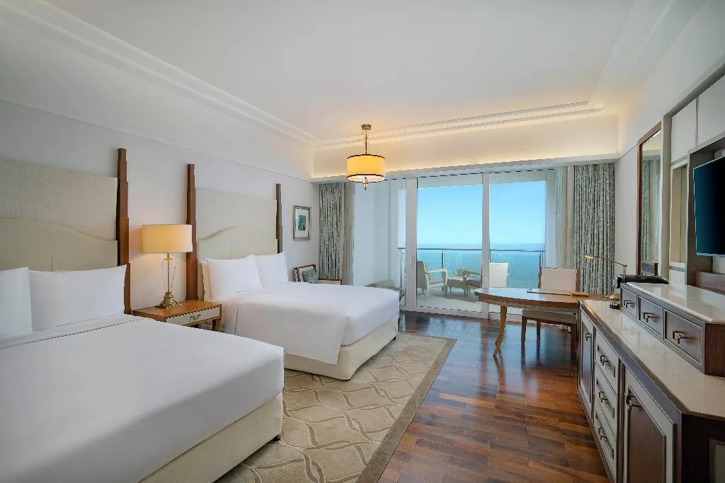 DOUBLE CLUB Room, Waldorf Astoria Dubai Palm Jumeirah, Dubai