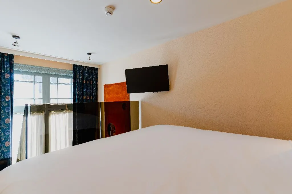 JUNIOR SUITE KING SIZE BED Room, Hotel Mercier, Amsterdam