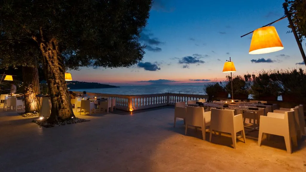 Bar, Grand Hotel Cocumella, Naples