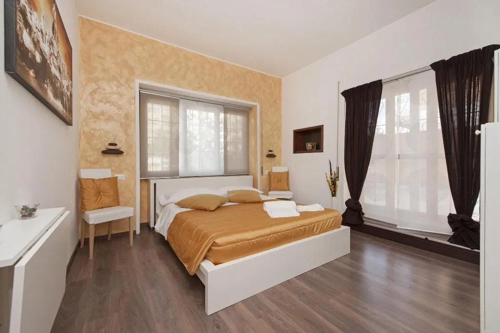 Room, De Guestibus, Rome