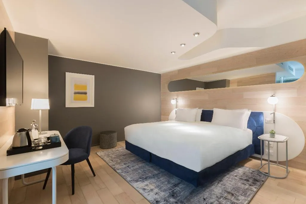 DOUBLE PREMIUM CITY VIEW Room, Voco Milan Fiere, Milan