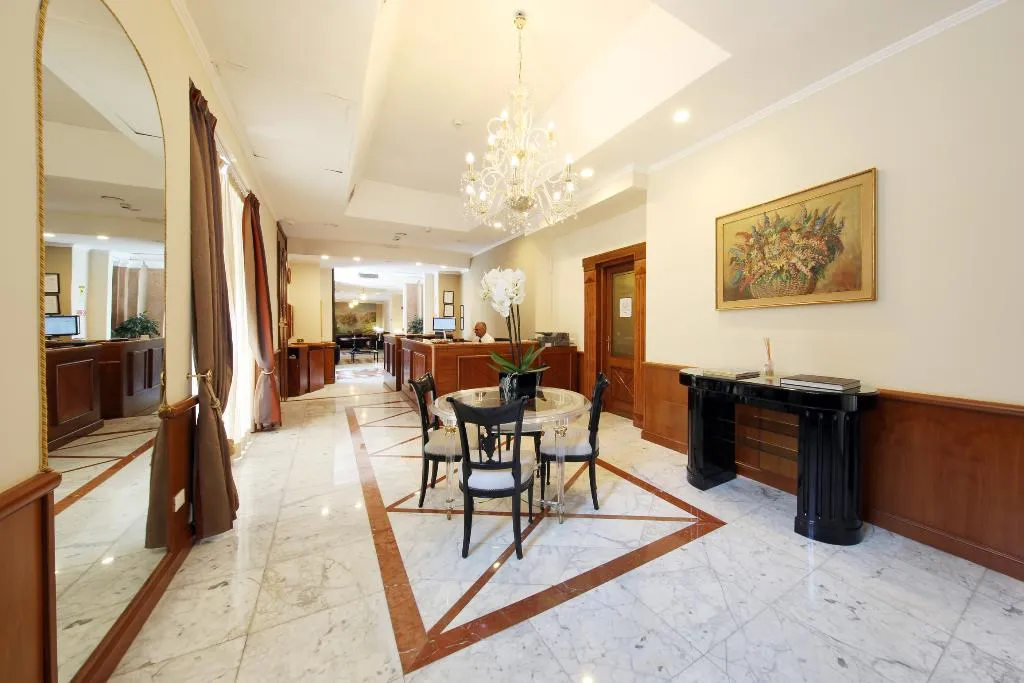 Lobby, Traiano, Rome
