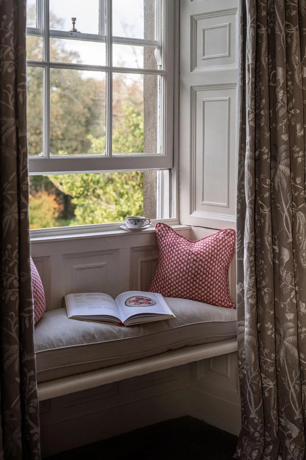 DOUBLE SUPERIOR KING BED Room, Ballymaloe House, Cork