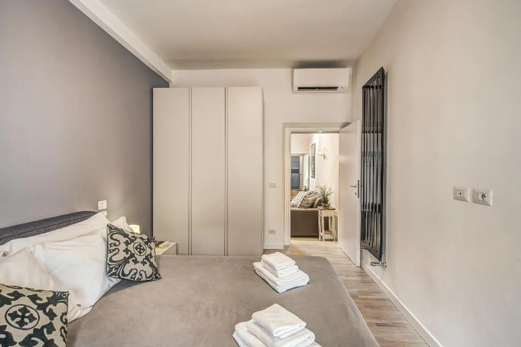 Room, Orange Suites, Rome