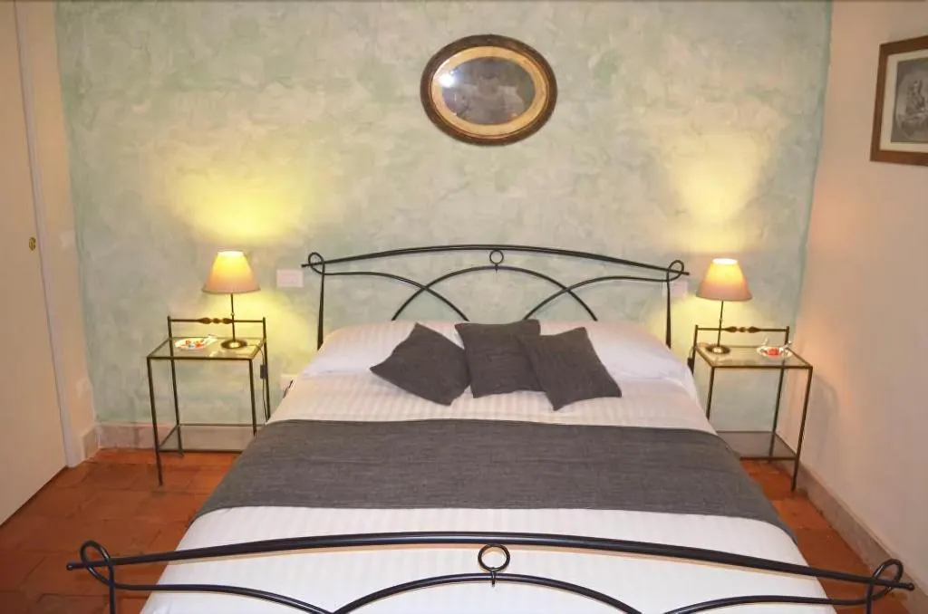 Room, Casale Colleoni, Rome