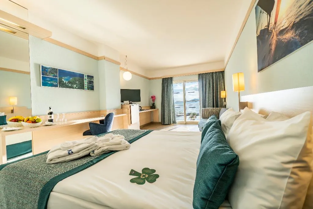 DOUBLE SINGLE USE POOL VIEW Room, La Blanche Resort & Spa, Bodrum