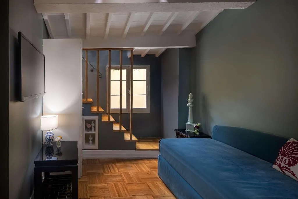 Room, Hotel Number Nine, Florence