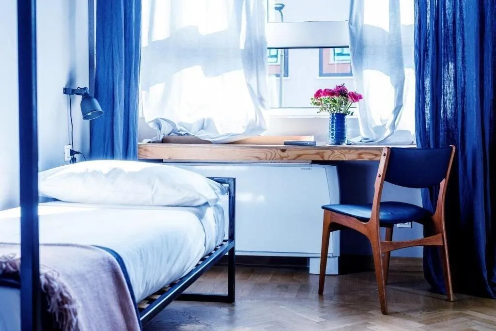 Room, Casa Base, Milan