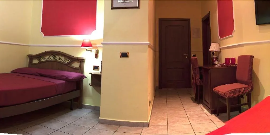 Room, Del Corso, Naples