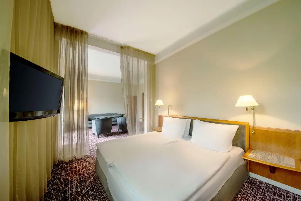 JUNIOR SUITE STANDARD Room, NH Collection Prague, Prague