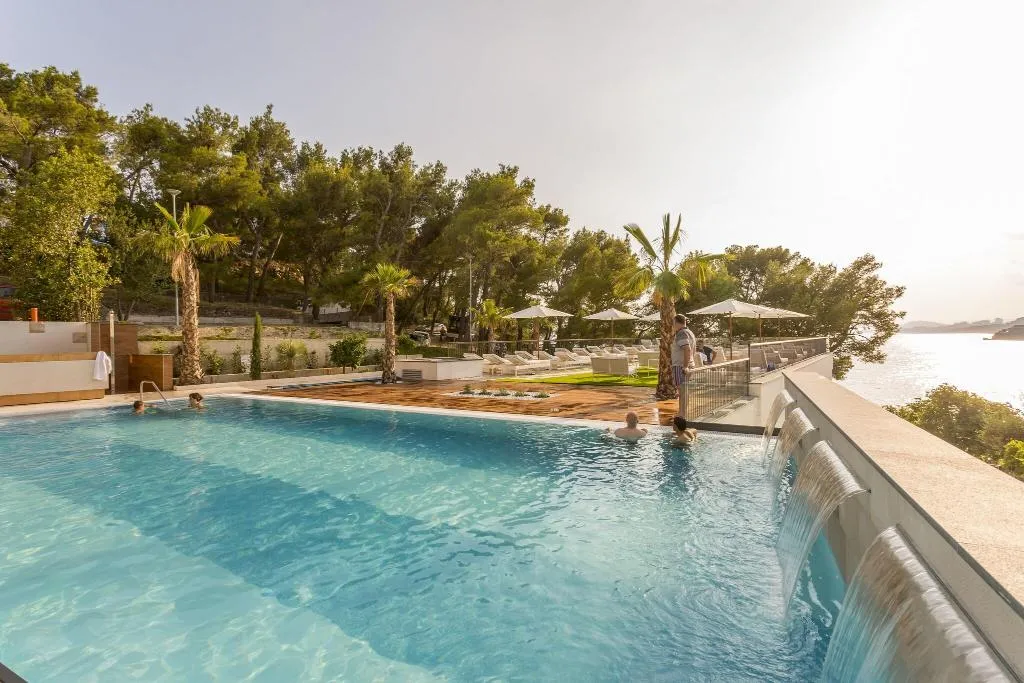 Pool, Eden, Split