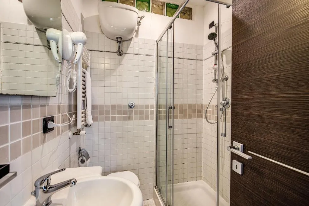 Room, Roma Da Noi, Naples