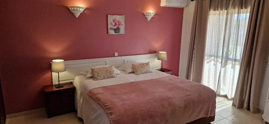 Double or Twin GARDEN VIEW Room, Casa Rosa Montes, Algarve