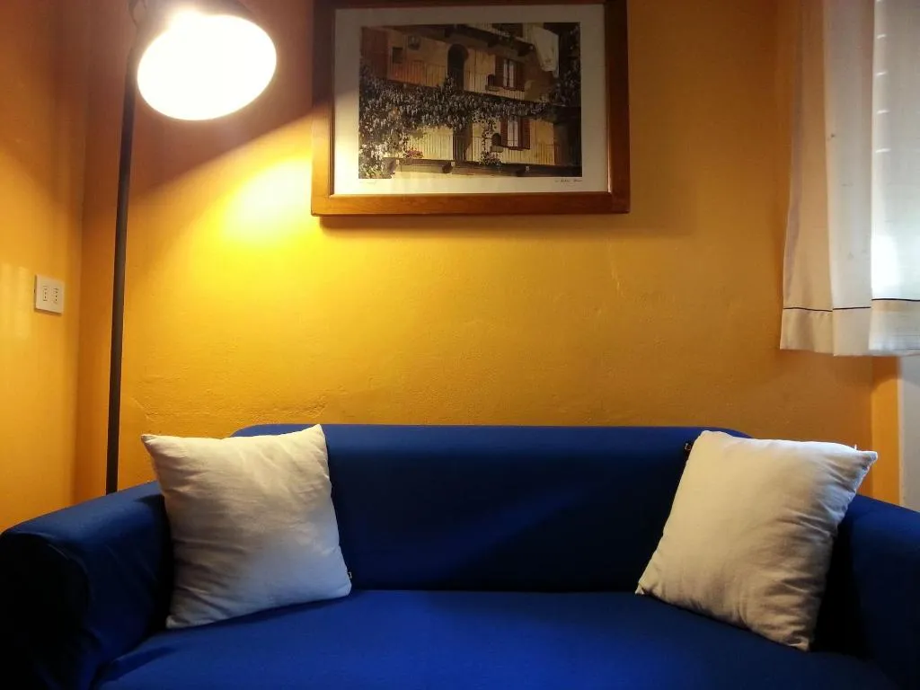 Room, Il Girasole, Milan