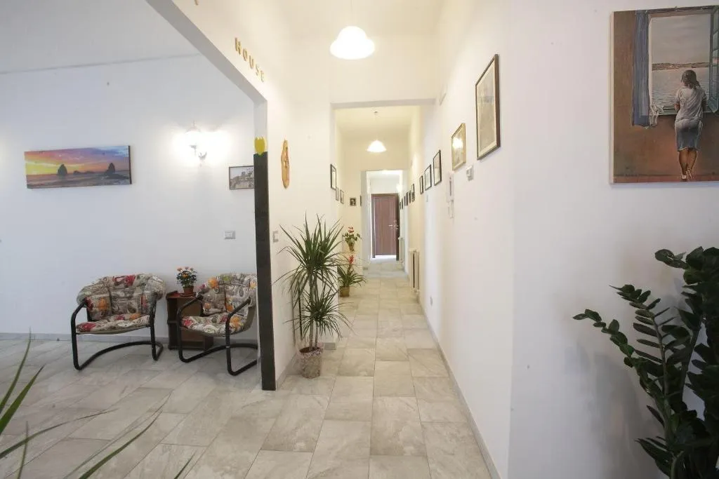 Lobby, Etna Sea House, Catania