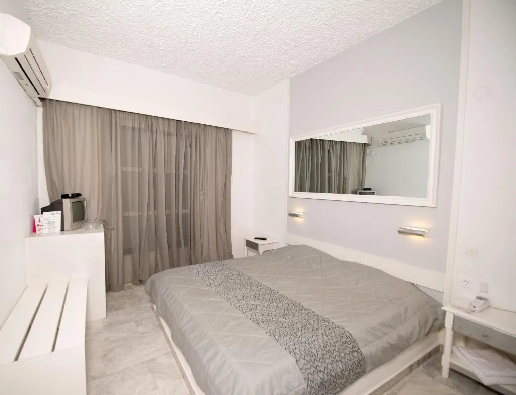 Room, Porto Castello, Santorini
