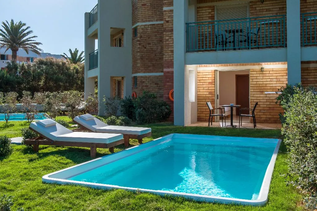 FAMILY ROOM TWO BEDROOMS WITH PRIVATE POOL Room, Bella Beach, Crete