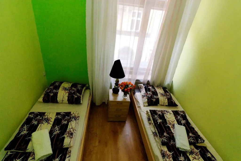 APARTMENT CAPACITY 5 TWO BEDROOMS Room, P&J Tourist Apartments, Krakow