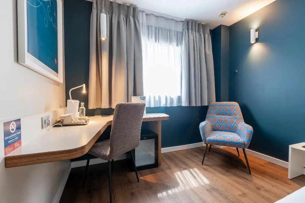 DOUBLE STANDARD Room, Travelodge Malaga Aeropuerto, Costa Del Sol