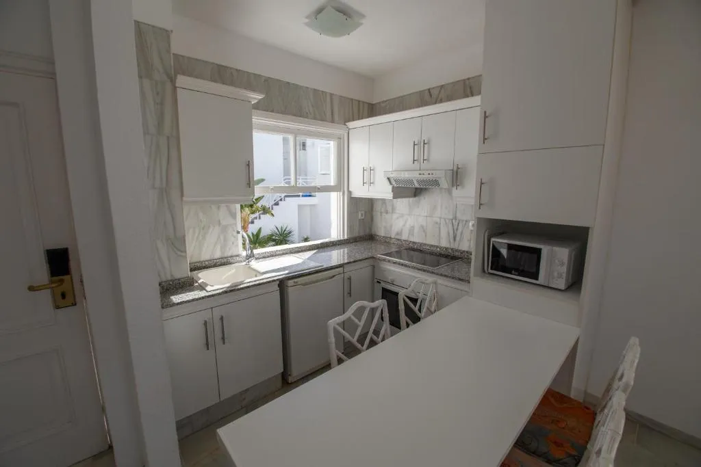 Room, Lagos de Fañabe, Tenerife