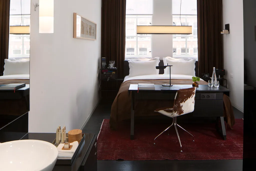 DOUBLE STANDARD Room, SIR Albert Hotel, part of Sircle Collection, Amsterdam