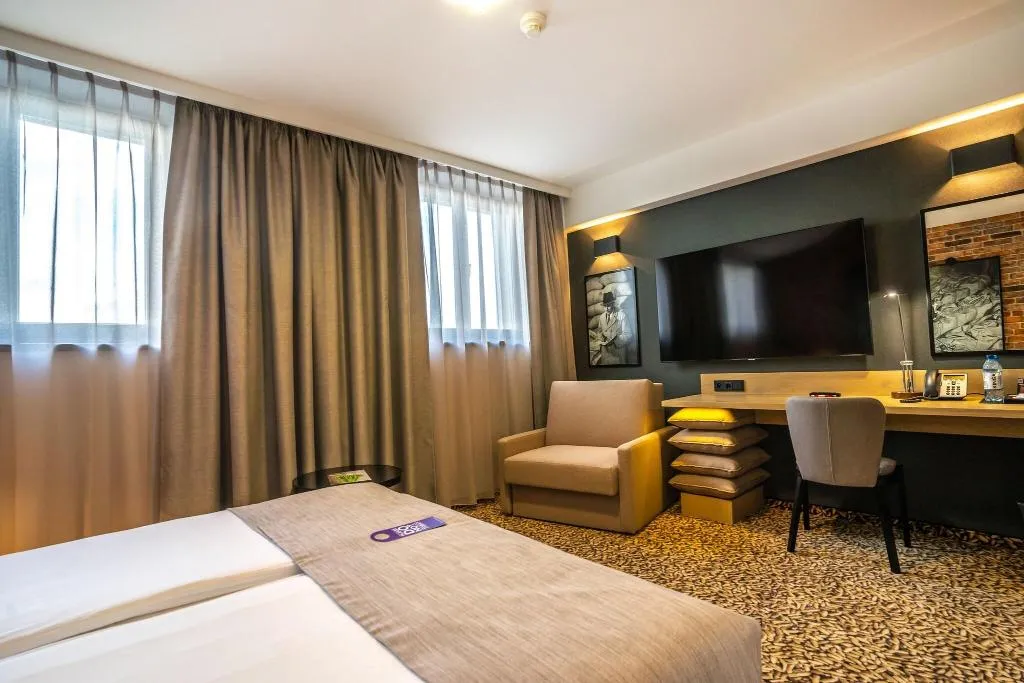 TWIN PREMIUM QUEEN BED Room, Qubus Hotel Gdansk, Gdansk