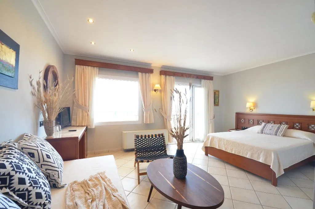 JUNIOR SUITE STANDARD Room, Evilion, Thessaloniki